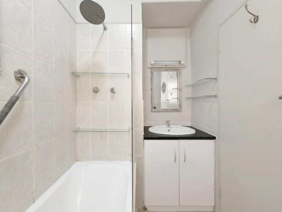 2 Bedroom Property for Sale in Sea Point Western Cape